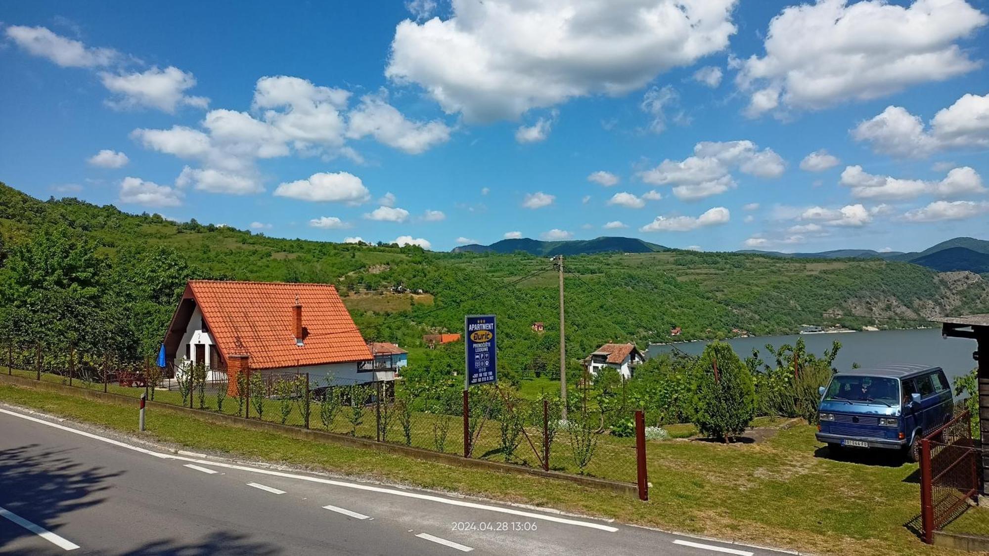 Ferienwohnung Apartman Duric Donji Milanovac Exterior foto